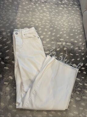 Just Black White Straight-Leg Jeans with Frayed Hem